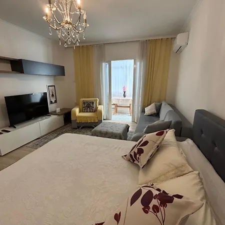 Apartment In Center